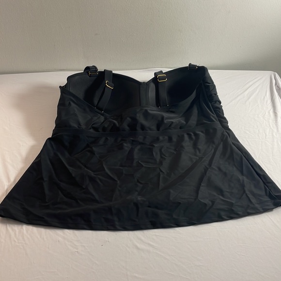 Catalina Front Twist Swim Top - Picture 6 of 9